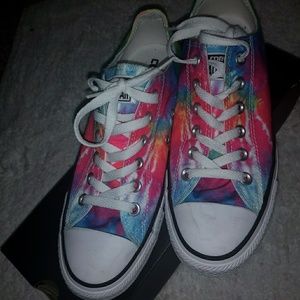 Tie-dye Converse